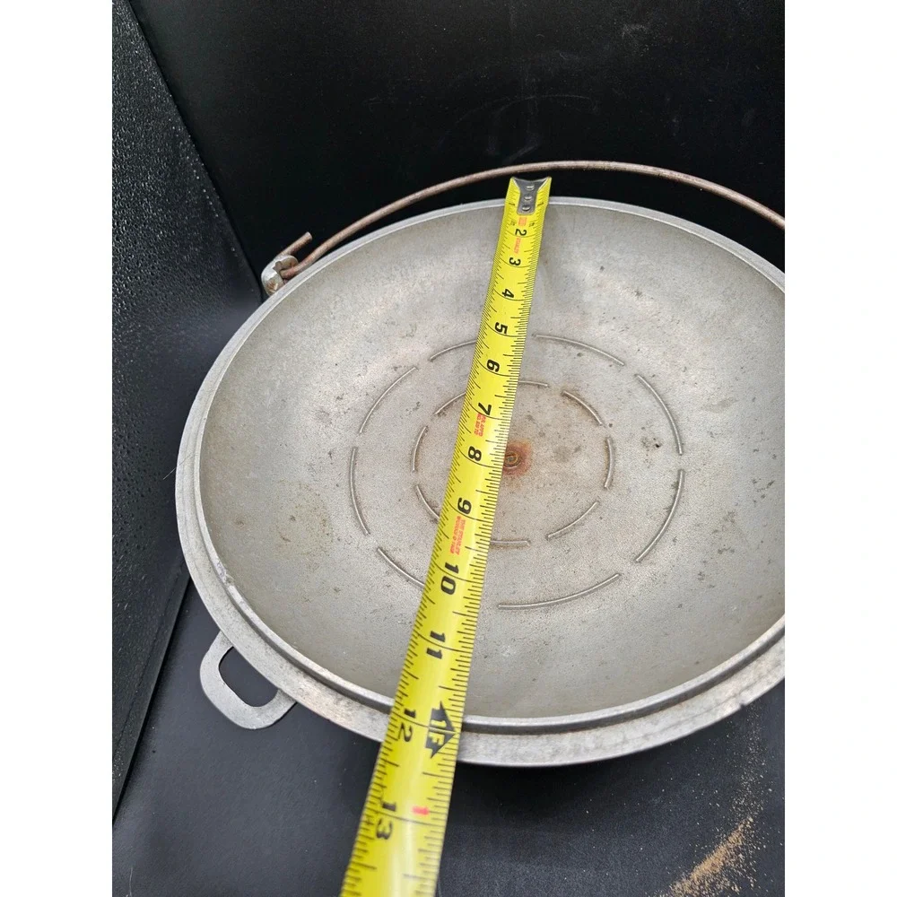 Vintage Majestic Cookware Cast Aluminum Dutch Oven Bail Handle Lid 10.5 Inch